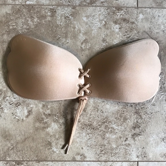 Nude Adhesive Bra - Picture 5 of 5